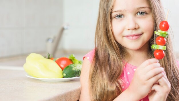 Jak prawidłowo zbilansować dietę dziecka za pomocą smacznych i zdrowych przekąsek?