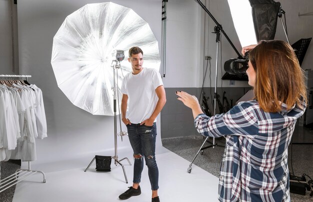 Jak wybrać idealne studio fotograficzne do swojego projektu?
