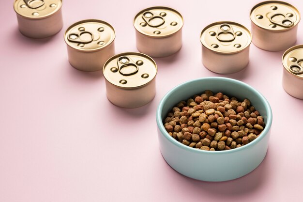 Jakie korzyści niesie za sobą wprowadzenie łososia z kurczakiem do diety Twojego kota?